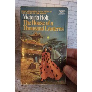 Victoria Holt House of a Thousand Lanterns 1975 Vintage Gothic Paperback